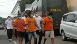 Ditreskrimsus Polda Jatim Ungkap Kasus Penimbunan Bahan Bakar Minyak Solar dan LPG