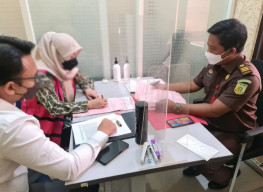 Korupsi Rp 60 Miliar, Dirut PT HKM dan Suami Ditahan Kejari Tanjung Perak