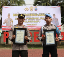 Personil Beda Generasi Kompak Mendapatkan Penghargaan dari Kapolres Batu