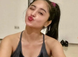 Lesti Kejora Nyanyi lagi, Dewi Perssik: Katanya Tenggorokannya Geser