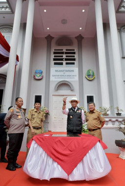 Gubernur Jawa Barat Ridwan Kamil Dorong Kepala Desa Melek Digital