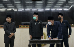 Gubernur Ridwan Kamil Tandatangani Perubahan KUA dan PPAS Anggaran 2022