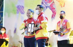 Wapres: Terus Berkolaborasi untuk Industri Olahraga, Ridwan Kamil raih penghargaan