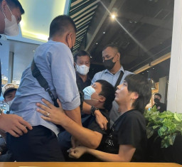 Viral Petugas Subdit Penyidikan Imigrasi Diduga Seret WN Korsel, Netizen: Arogan!