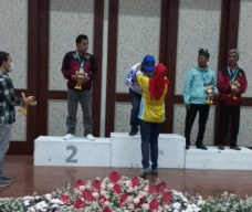 Sejarah Baru Pengalungan Medali Atlet Porwanas XIII 2022 Dilakukan Wali kota Batu