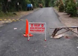 Tutup Jalan, Rekanan Proyek PEN Ponorogo Diprotes Warga