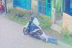 Pertahankan Ponselnya dari Begal, Siswi SMA Keseret Motor Pelaku Puluha Meter