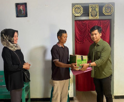 Tragedi Kanjuruhan, Kakek Warji Pilih Fokus Doakan Almarhum Cucunya