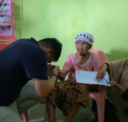 Usia 105 Tahun, Mbah Satimen Ketakutan Ketemu Menantu Jokowi