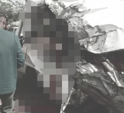 Mobil Travel Tabrak Truk, 3 Penumpang Tewas Mengerikan