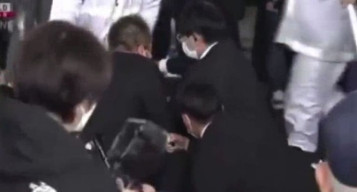 Ini Detik-Detik PM Jepang Dilempari Bom Asap