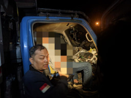 Menunggu Bongkar Muat, Sopir Meninggal di Belakang Kemudi