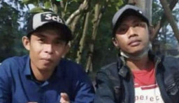 Dua Penjambret  Dihajar Massa, 1 Tewas lalu Motornya Dibakar