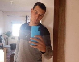 Asyik Nongkrong, Tiba-Tiba Kepala Ditembak