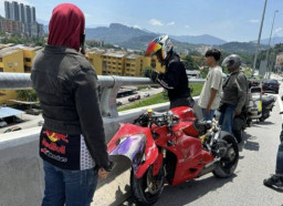 Tabrak Pembatas Jalan, Pengendara Ducati Terlempar 30 Meter hingga Tewas