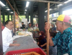 Dapat Keluhan Pedagang Fresh Market Kutisari, Anggota DPRD Surabaya Ini Langsung Turun Lapangan