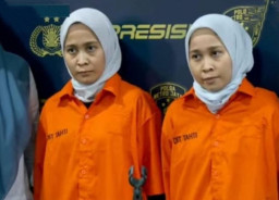 Si Kembar Penipu iPhone, Dipampang Depan Wartawan tanpa Masker