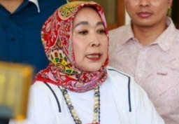 Artis Senior Jenny Rachman Jadi Tersangka  Perusakan