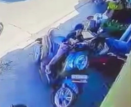 Bocah 3 Tahun Tewas Terlindas Truk usai Motor yang Didudukinya Mundur