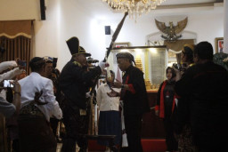 Bedol Pusoko Ponorogo, Jepara Hadiahi Bupati Giri Tombak Reog