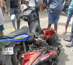 Revo Tabrakan dengan Genio, 1 Tewas