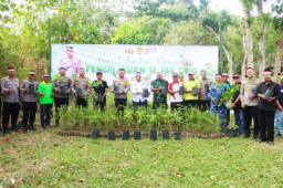 Go Green, 9 Polsek Serentak Tanam Pohon Bersama Kapolresta Blitar