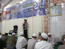 Kapolres Kotabaru Kembali Gelar Kegiatan Polisi Pejuang Subuh Bersama Ustadz Das'at Latif