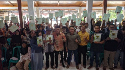 Serahkan Ratusan Sertifikat PTSL, Bupati Ponorogo: Percepatan Hingga Akhir Tahun