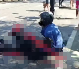 Ditabrak Mobil, Kaki Pengendara Scoopy Putus
