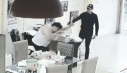 Pengacara Tajir Ditembak Mati Pembunuh Bayaran saat Santai di Rumah