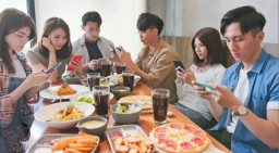 Mengenal Istilah Phubbing, Apa Itu?