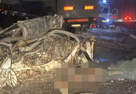 Pemuda 22 Tahun Tewas Terbakar usai Mobil yang Ia Kendarai Tabrak Truk