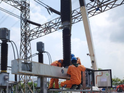 PLN UIT JBM Rutin Cek Kesiapan Peralatan Optimal demi Pastikan Suplai Kelistrikan Aman
