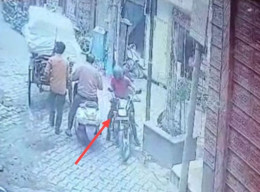 Bonceng Istri, Pria Ini Tewas Tertimpa Reruntuhan Balkon