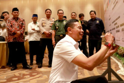 Deklarasi Pemilu Damai, Pj. Wali Kota Malang Ajak Semua Elemen Jaga Persatuan