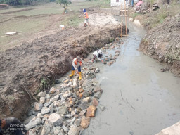 Tak Dilengkapi Papan Proyek, Pengerjaan Drainase Pokir Dewan di Pagebangan Disorot