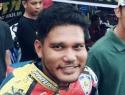 Diterpa Angin Kencang, Gerbang Start Ambruk, Menimpa Pembalap Andi Supriady