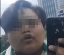 Diduga Karena Serempetan, Oknum Sopir Online Rusak Taksi