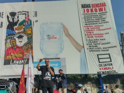 Aksi ARB Serukan Jokowi Perusak Demokrasi: Rakyat Sudah Muak!