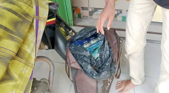 Bea Cukai Bekasi Amankan Terduga Pelaku Pengedar Rokok Ilegal di Serang Baru