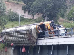 Bus Diduga Rem Blong, 16 Orang Tewas