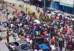 Arak-arakan Jenazah Lukas Enembe Berujung Ricuh