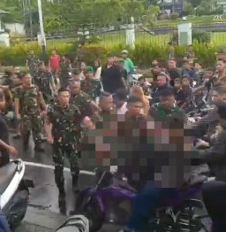 Viral Kericuhan Rombongan Pengantar Jenazah dengan Oknum Berseragam TNI