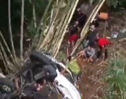 Truk Bawa Logistik Pemilu, Masuk Jurang di Magelang