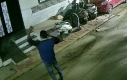 Berselisih dengan Istri Kelima, Pria Ini Nekat Bakar Diri