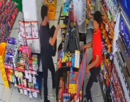 Gagal Rampok Alfamart, Rahmad Lari ke Sawah lalu  Diamankan Warga