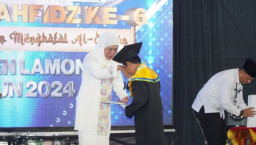 Khofifah Indar Parawansa Wisuda Ribuan Tahfidz di Lamongan