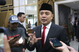 Nenek Penjual Rujak Gugat Pemkot Surabaya, Wali Kota: Masalah itu sejak Tahun 1981