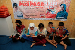 Goes to Puspaga Balai RW,Forum Anak Surabaya Sosialisasi Cegah Perundungan di Sekolah
