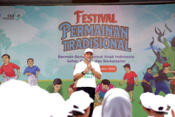 Lestarikan Budaya Lewat Festival Permainan Tradisional, Wali Kota Eri:Kekompakan Anak